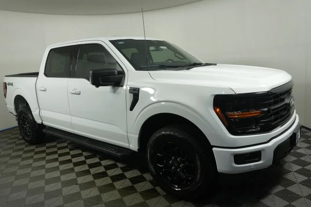 New 2026 Oxford White Ford XLT image 1
