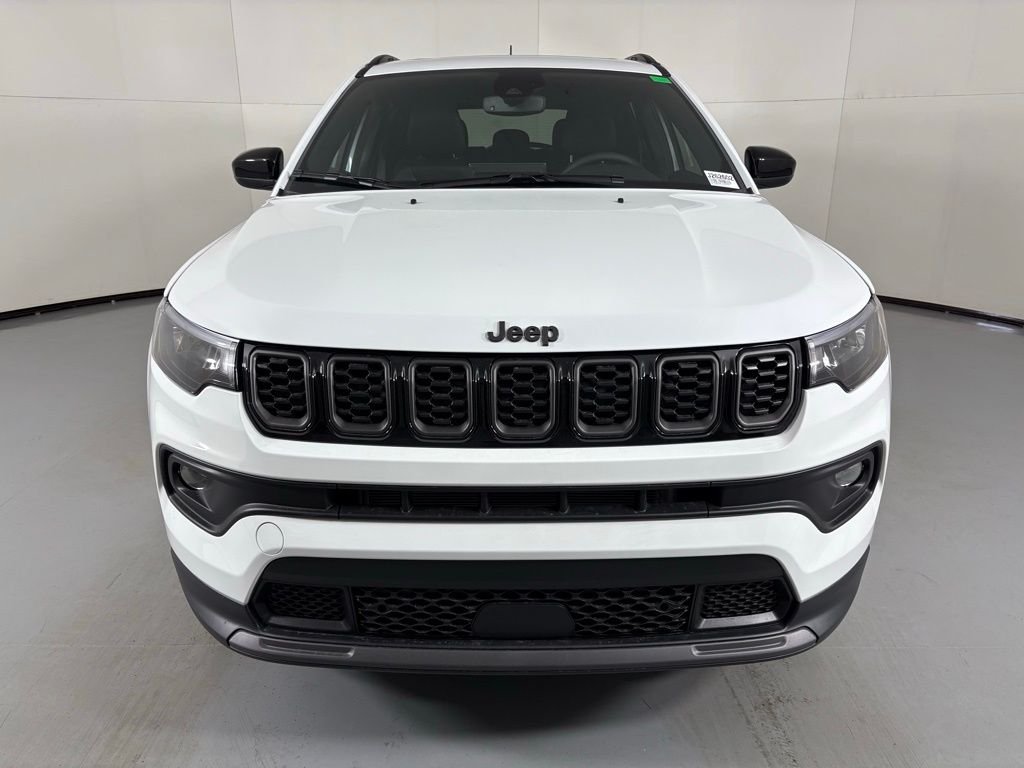 New 2026 Bright White Clear-Coat Exterior Paint Jeep Latitude image 3