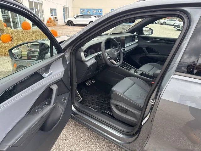 2026 Volkswagen Tiguan SE R-LINE BLACK - Photo 18