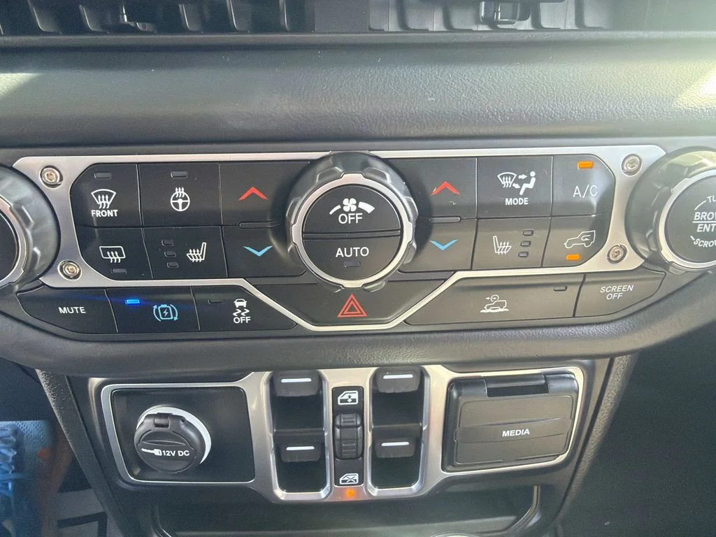 Used 2025 White Jeep Sahara 4xe image 16