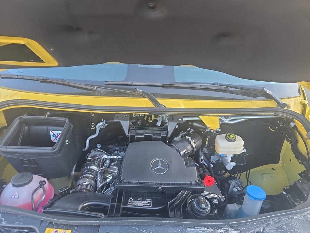New 2026 calcite yellow Mercedes-Benz Cargo 170 WB image 20