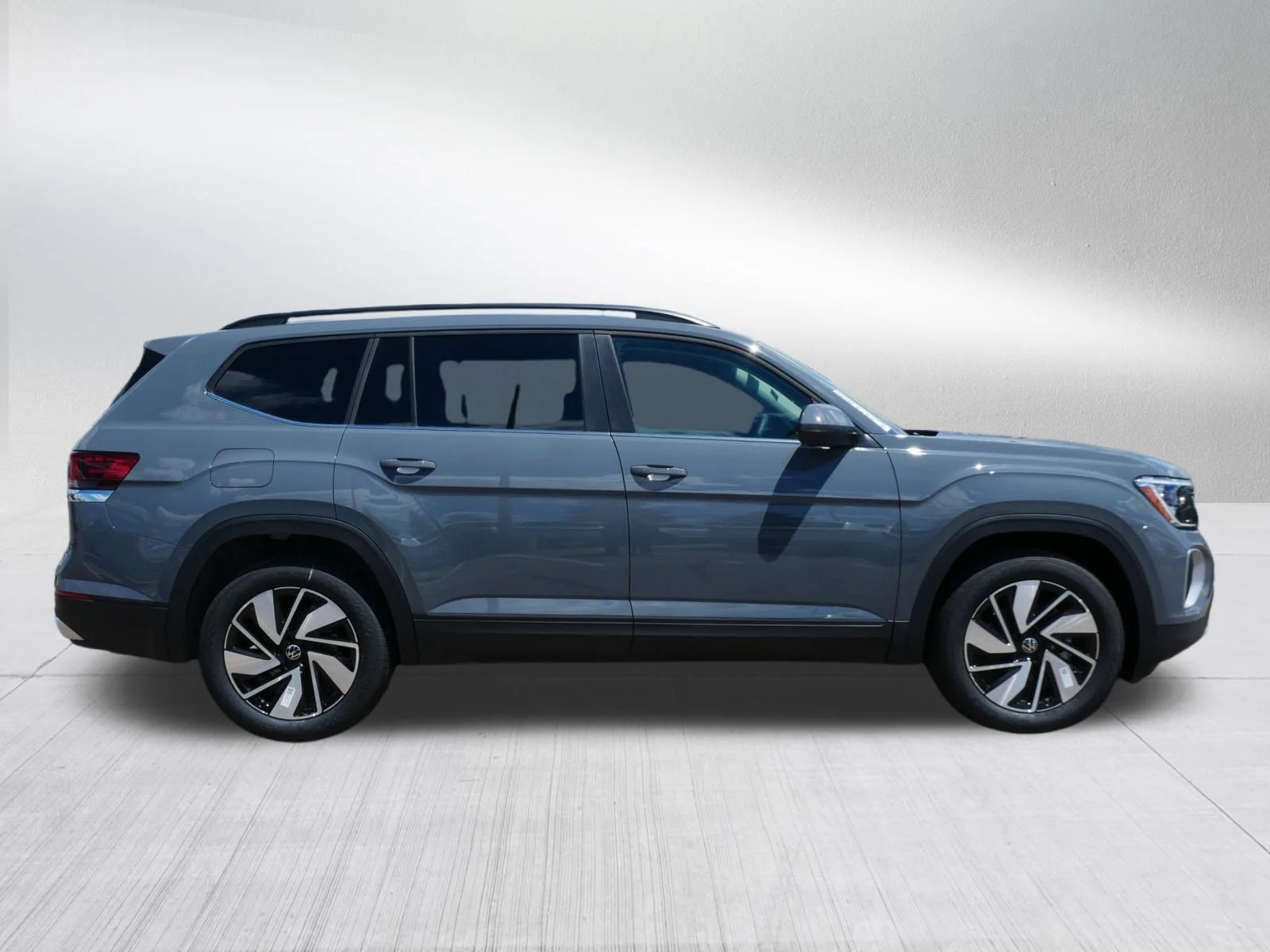 New 2026 Pure Gray Volkswagen 2.0T SE w/Technology image 2