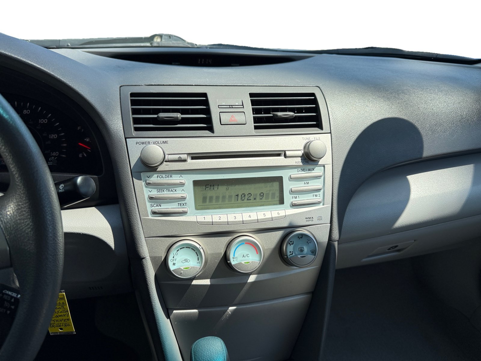 Used 2009 Silver Toyota LE image 12