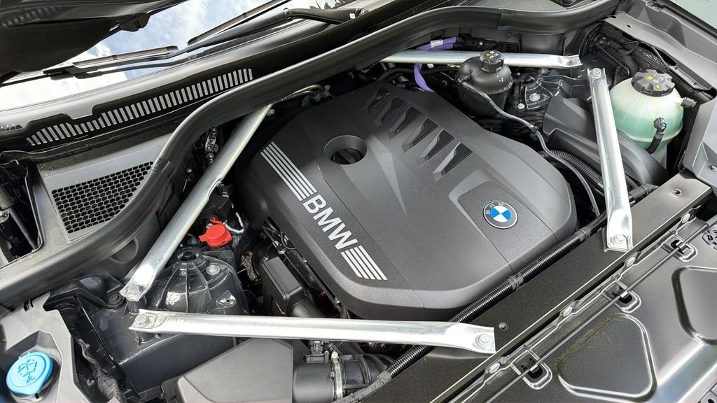 New 2026 Dravit Grey Metallic BMW xDrive40i image 20