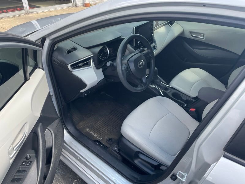 Used 2020 Silver Toyota LE image 8