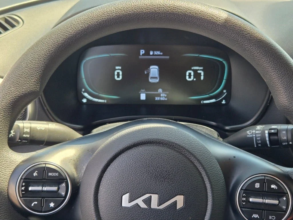 Used 2025 White Kia LX image 30