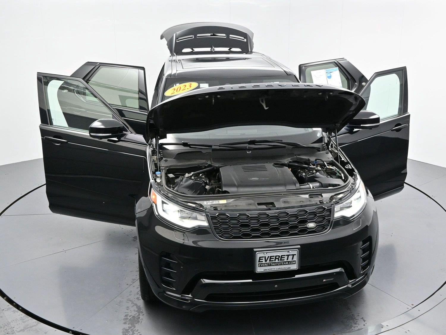Used 2023 Black Land Rover S R-Dynamic image 52