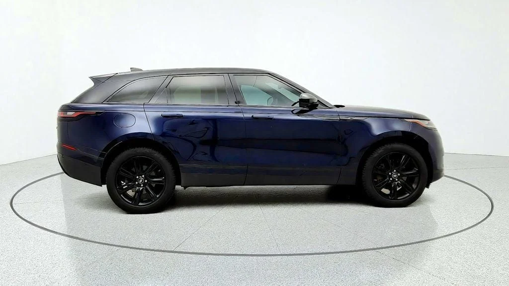 Used 2021 Portofino Blue Metallic Land Rover P250 S image 4