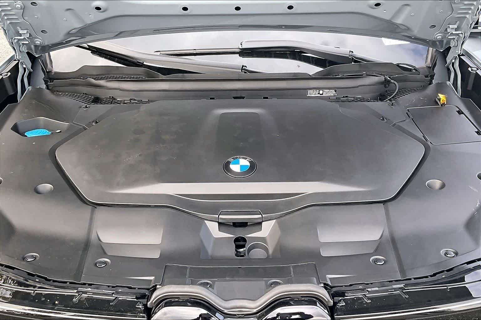 New 2027 Brooklyn Grey Metallic BMW 50 xDrive image 16