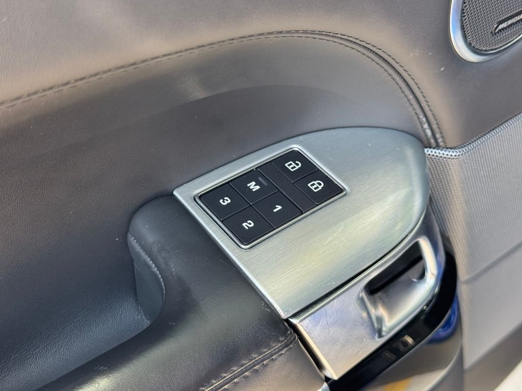 Used 2021 Blue Land Rover SVR image 22
