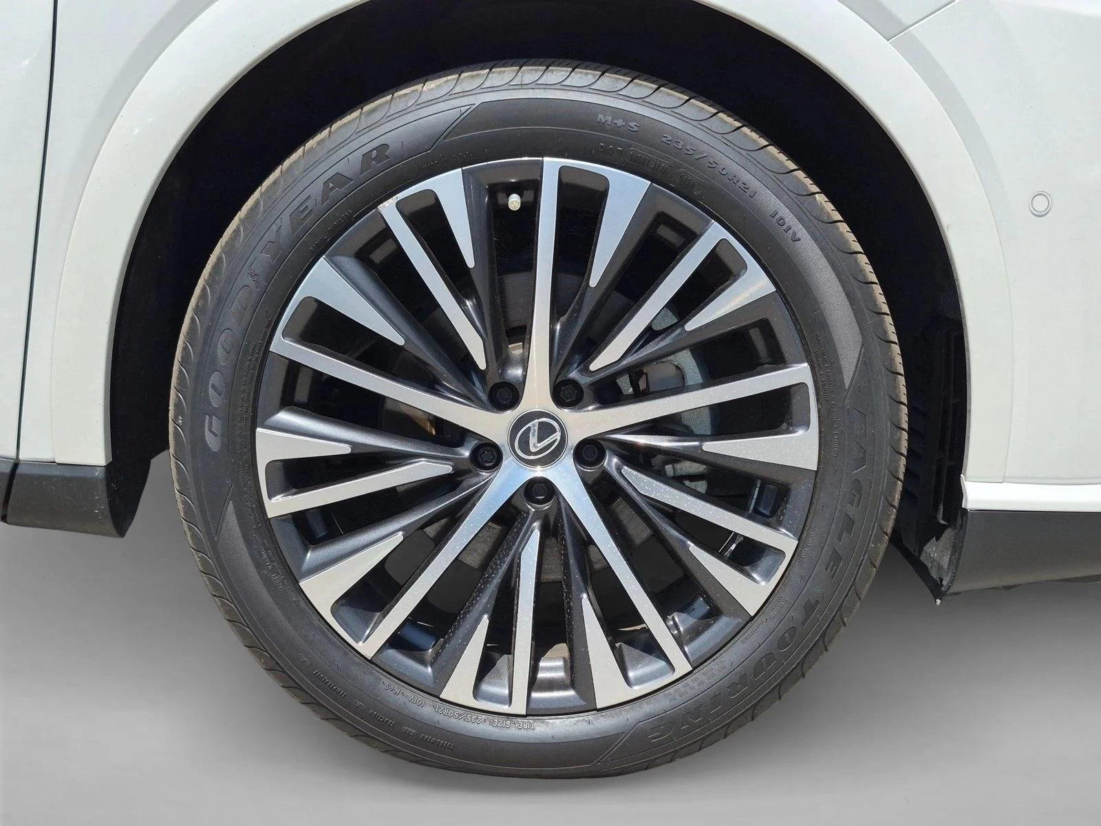 Certified Used 2024 Eminent White Pearl Lexus RX 350 Premium Plus image 22