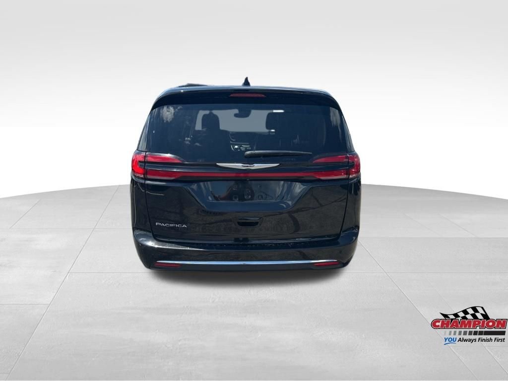 Used 2024 Black Chrysler Touring L image 4