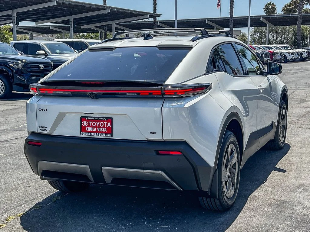 New 2026 Wind Chill Pearl <sup>1</sup> Toyota  SE image 6