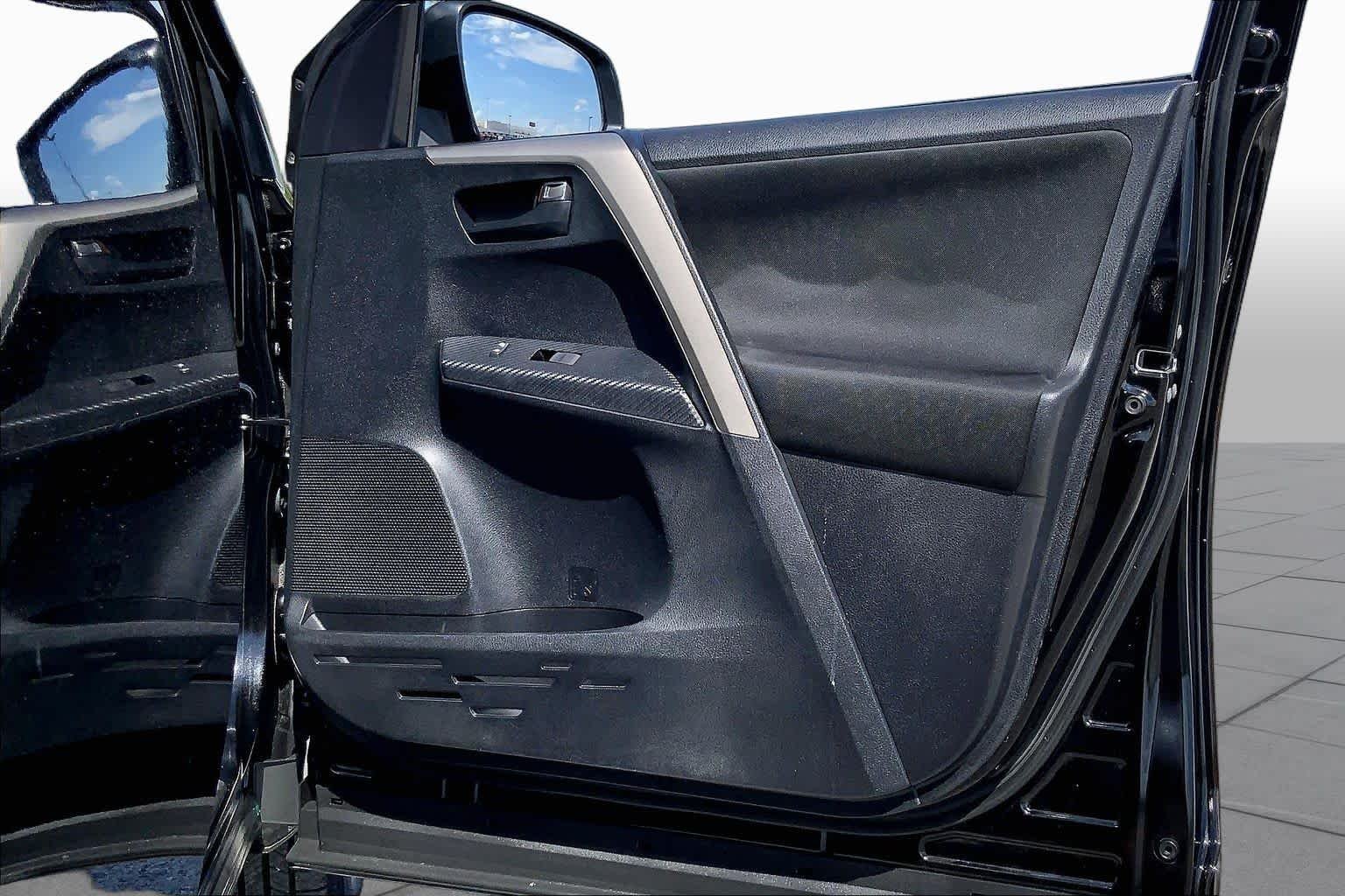 Used 2015 Black Toyota LE image 22