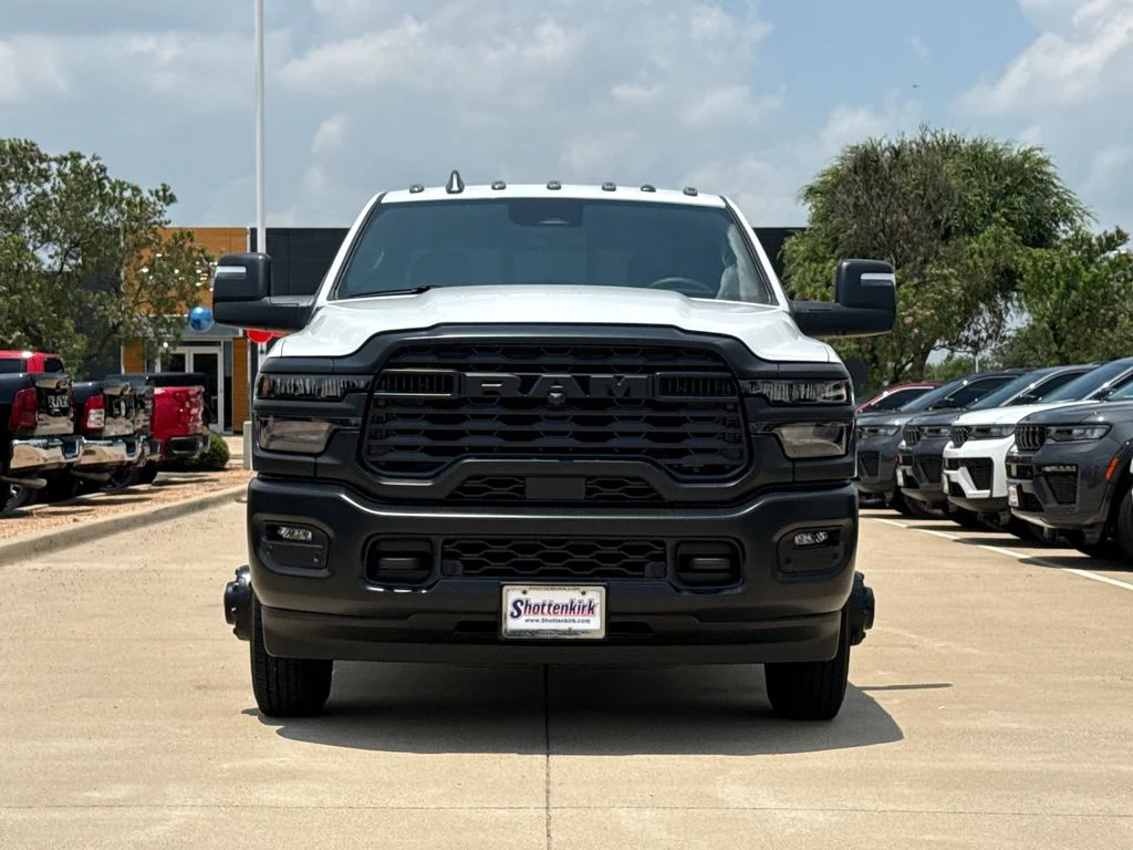 New 2026 Bright White Clear-Coat Exterior Paint RAM Tradesman image 2