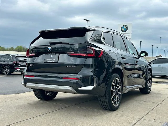 Certified Used 2025 Black Sapphire Metallic BMW xDrive28i image 9