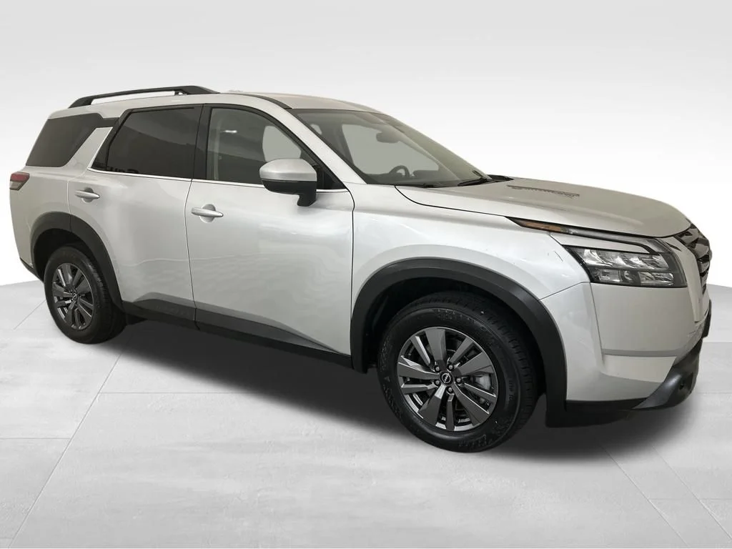 Used 2025 Silver Nissan SV image 14