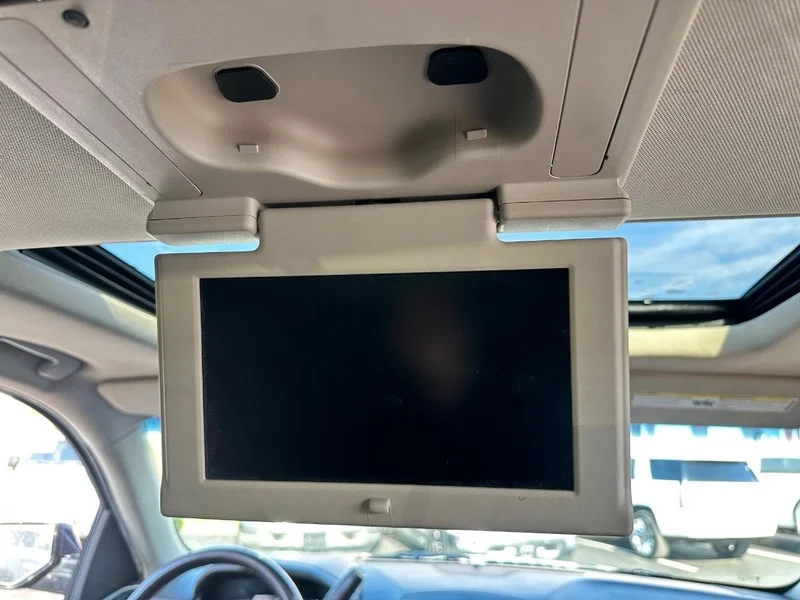 Used 2019 Dark Sapphire Blue Metallic GMC Denali image 14