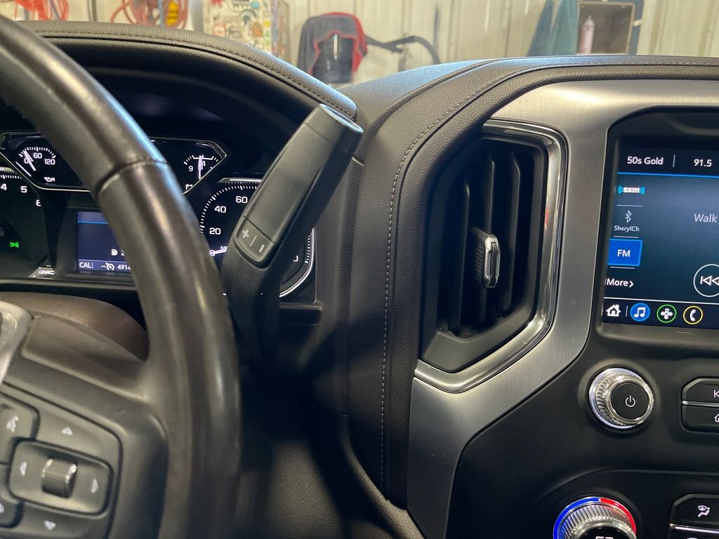 Used 2022 White GMC SLE image 24