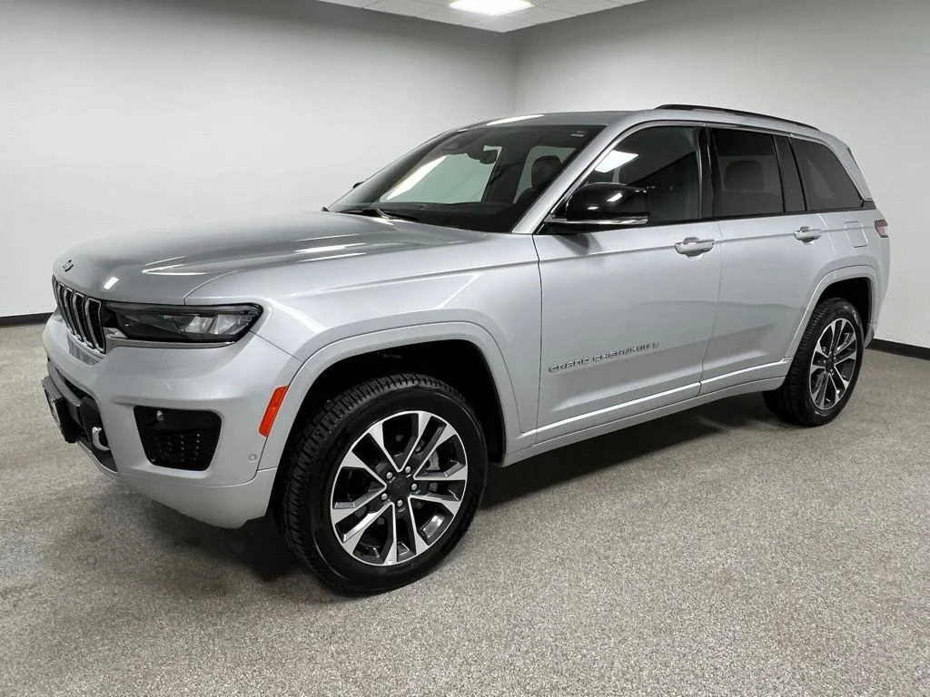 2023 Jeep Grand Cherokee Overland - Photo 6