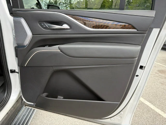 Used 2024 Crystal White Tricoat Cadillac Sport Platinum image 16