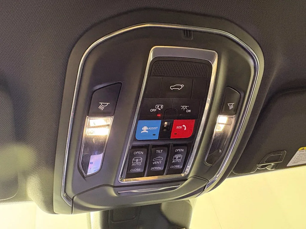 Used 2024 White Jeep 4xe image 34