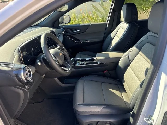 New 2027 White Chevrolet LT image 10