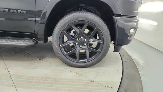 New 2026 Diamond Black Crystal Pearl-Coat Exterior Paint RAM Laramie image 17