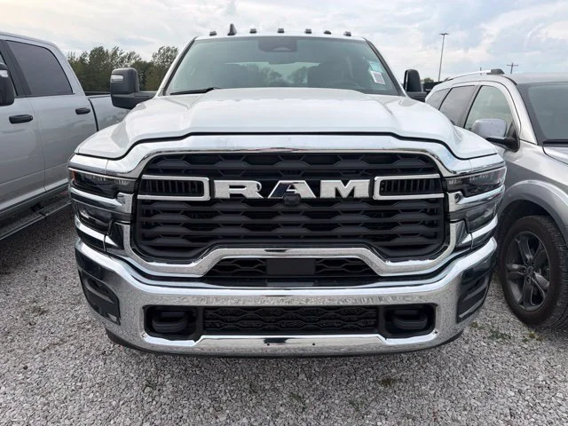 New 2027 Bright White Clear-Coat Paint RAM Tradesman image 7