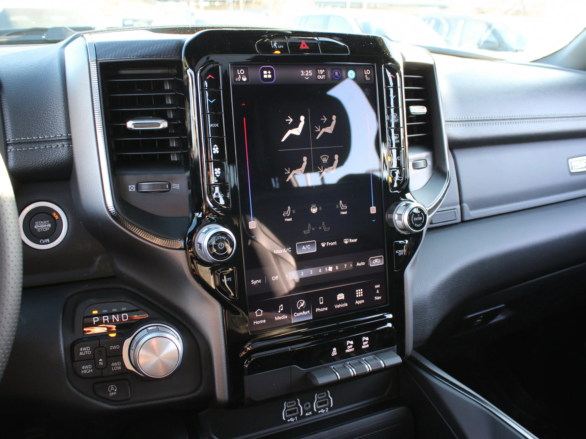 New 2026 Black RAM Sport* image 22