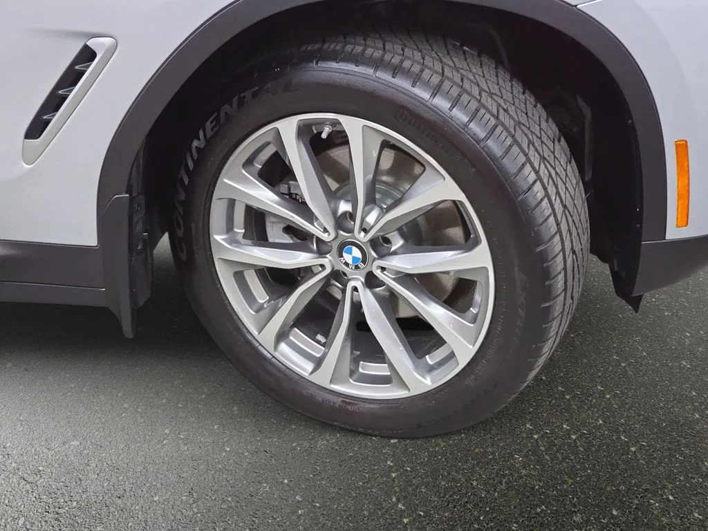 Used 2019 Silver BMW xDrive30i image 32