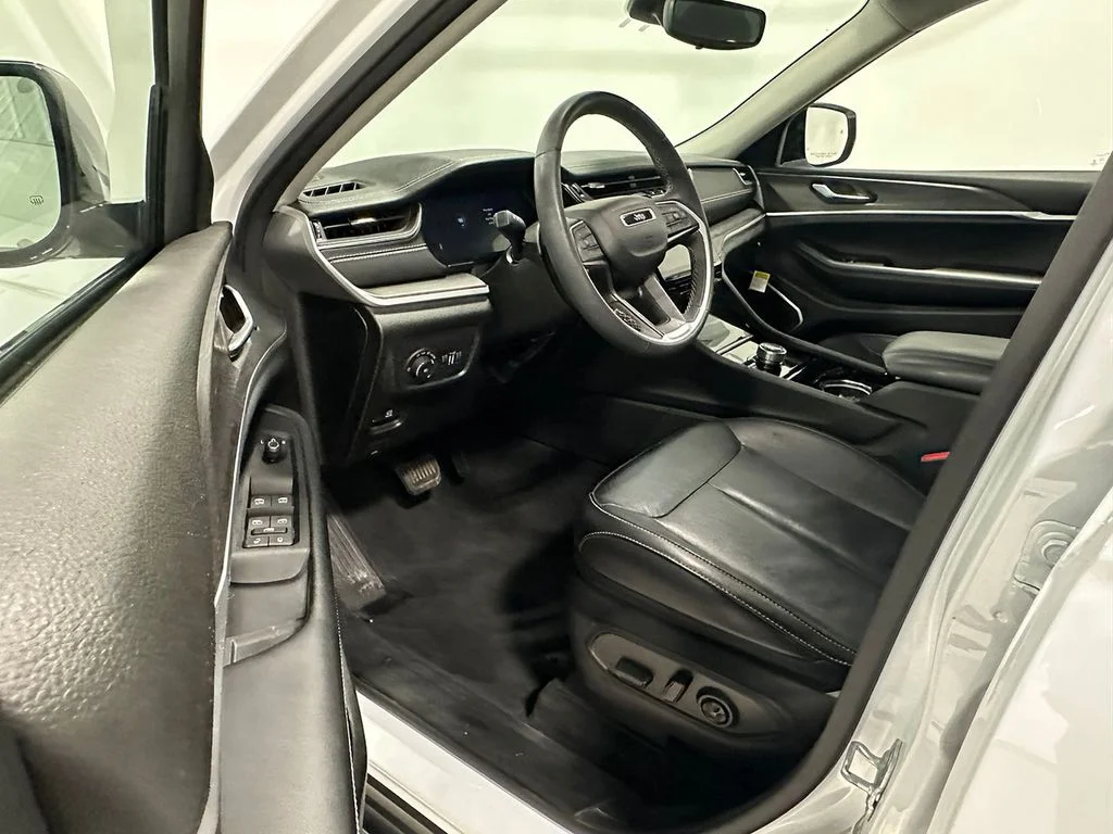 Used 2023 White Jeep Limited image 20