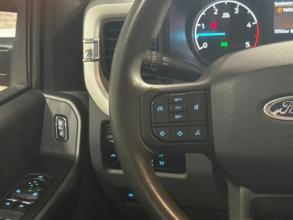 Used 2023 Agate Black Metallic Ford XLT image 17