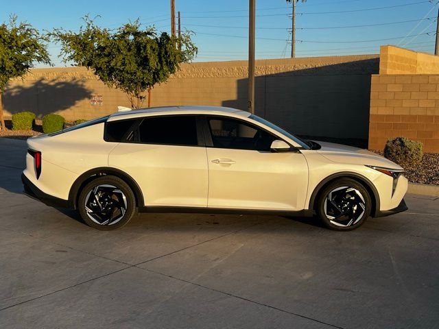 2025 Kia K4 EX photo 2