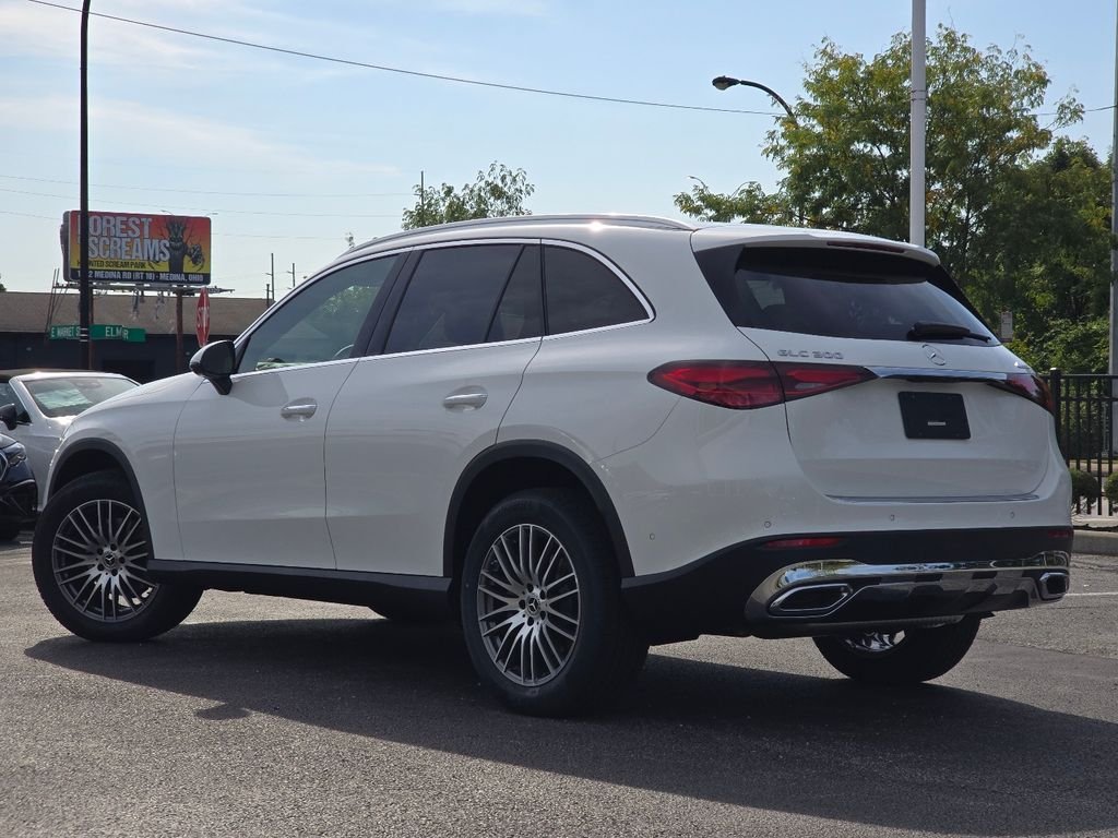New 2027 Polar White Mercedes-Benz GLC 300 image 24