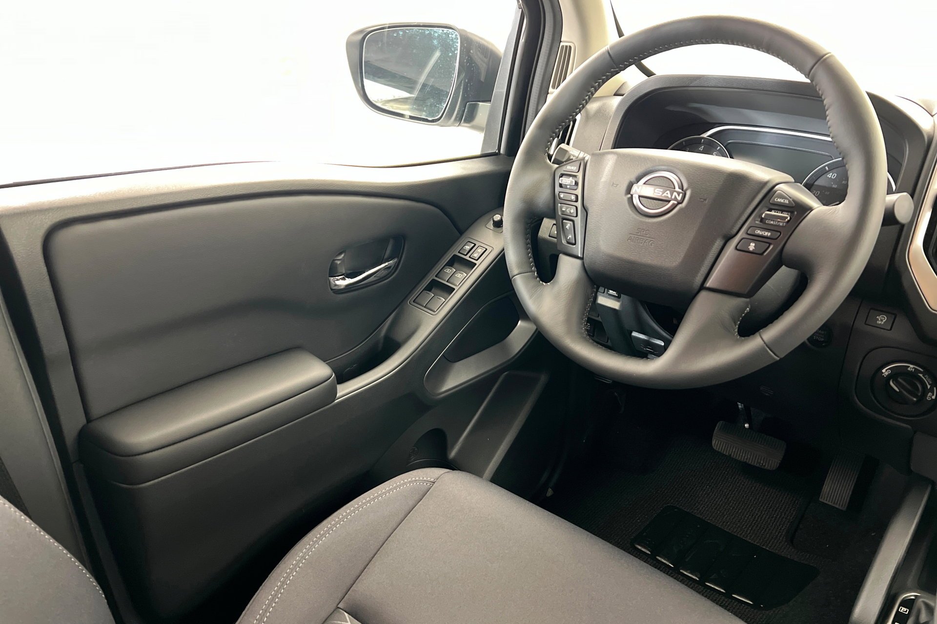 New 2026 Glacier White Nissan Crew Cab SV image 12