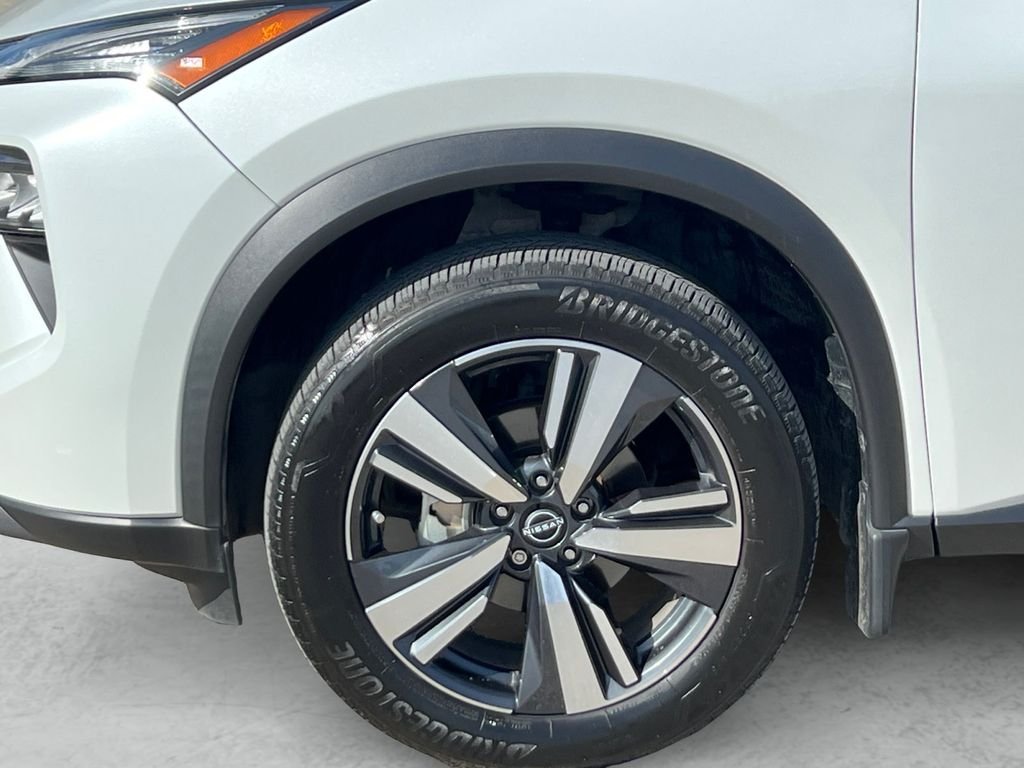 Certified Used 2024 White Nissan SL image 23