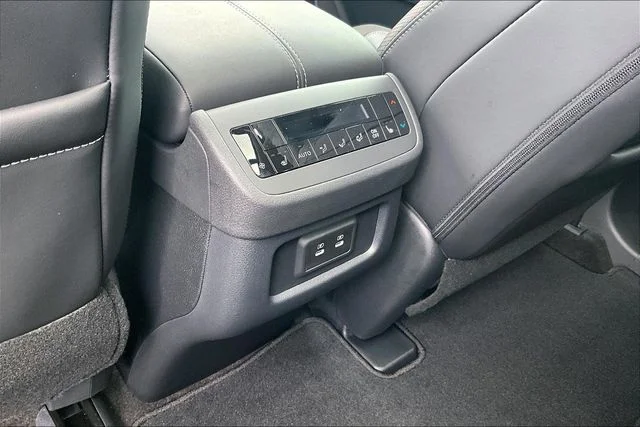New 2026 Nissan Pathfinder SL 4D Sport Utility