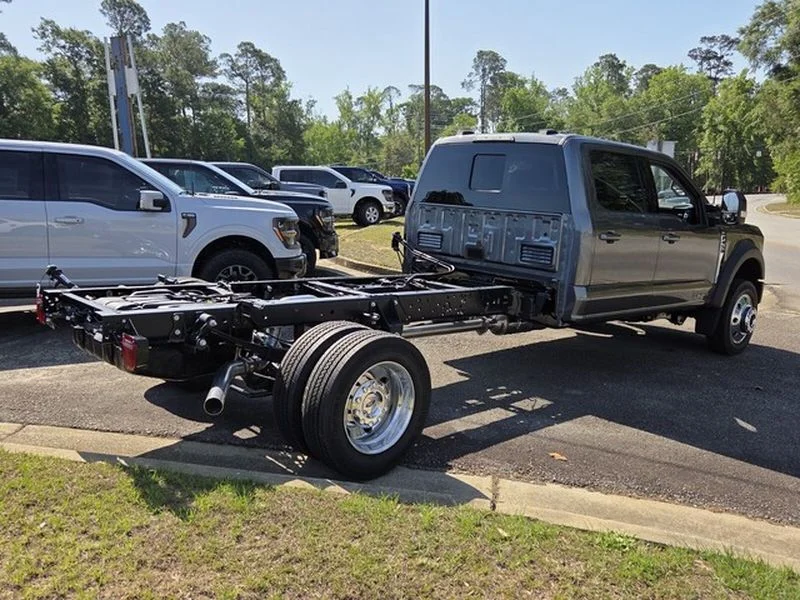 New 2026 Carbonized Gray Metallic Ford F-450® LARIAT® image 10