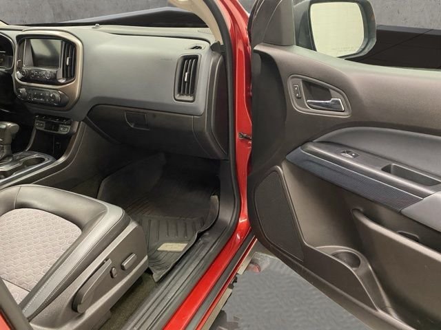 Used 2016 Red Chevrolet Z71 image 20