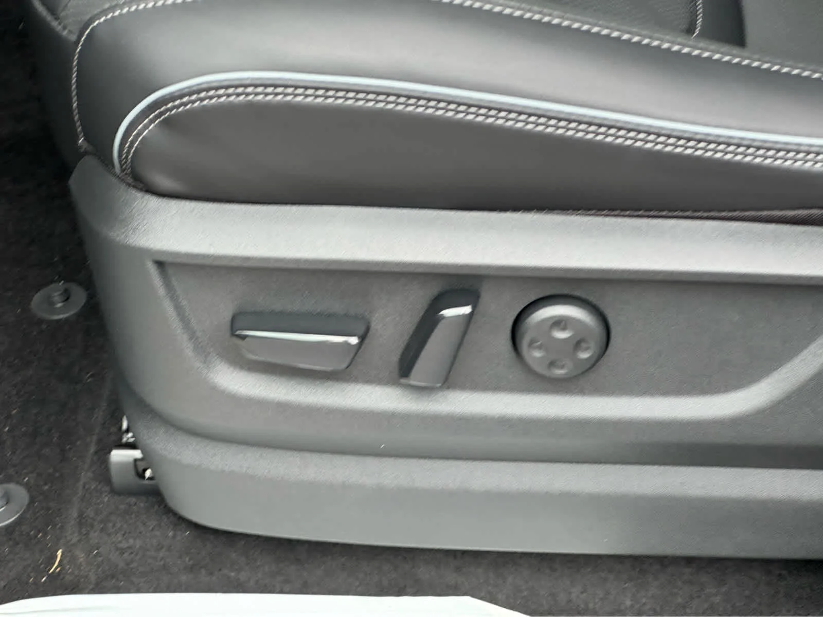 Certified Used 2026 Dynamic Metal INFINITI LUXE image 21