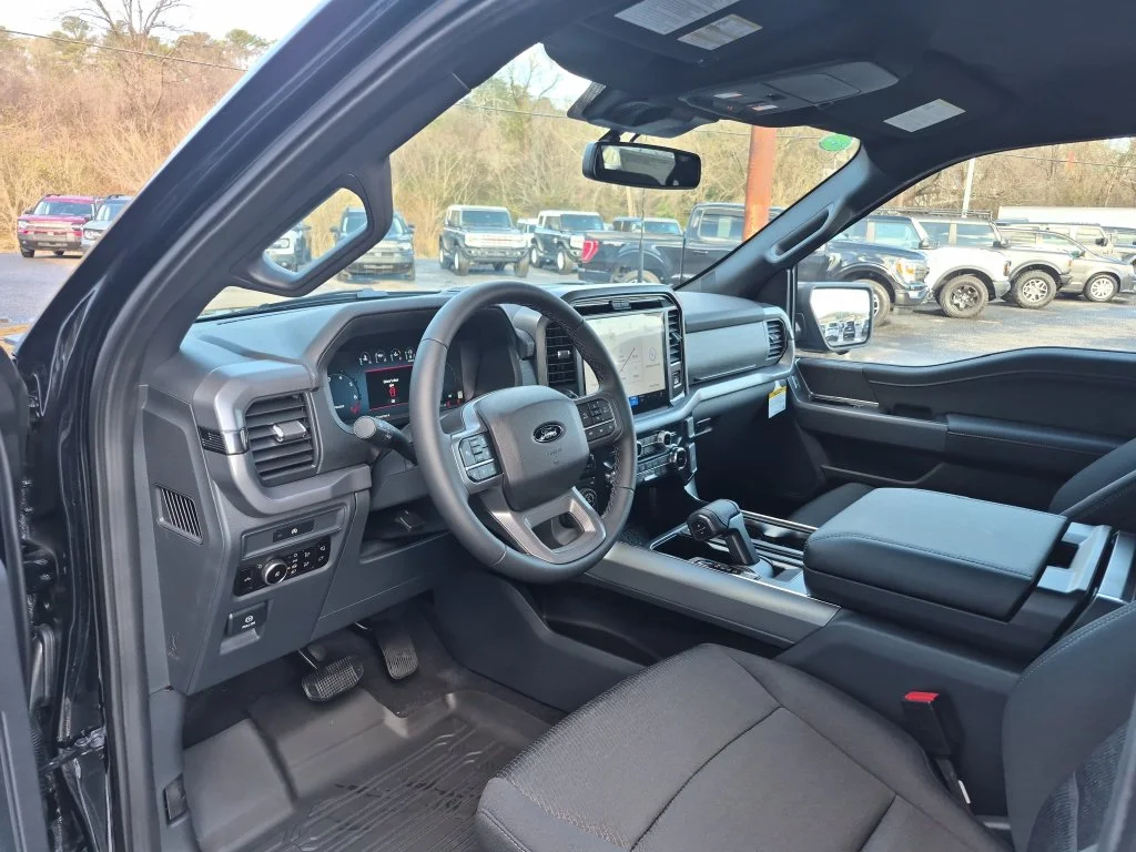 2025 Ford F-150 XLT - Photo 14