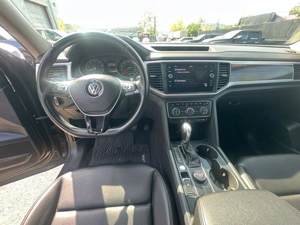Used 2019 Black Volkswagen 3.6L V6 SE image 26