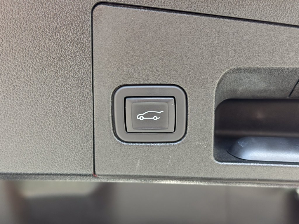 Used 2024 Argent Silver Metallic Cadillac Premium Luxury image 13