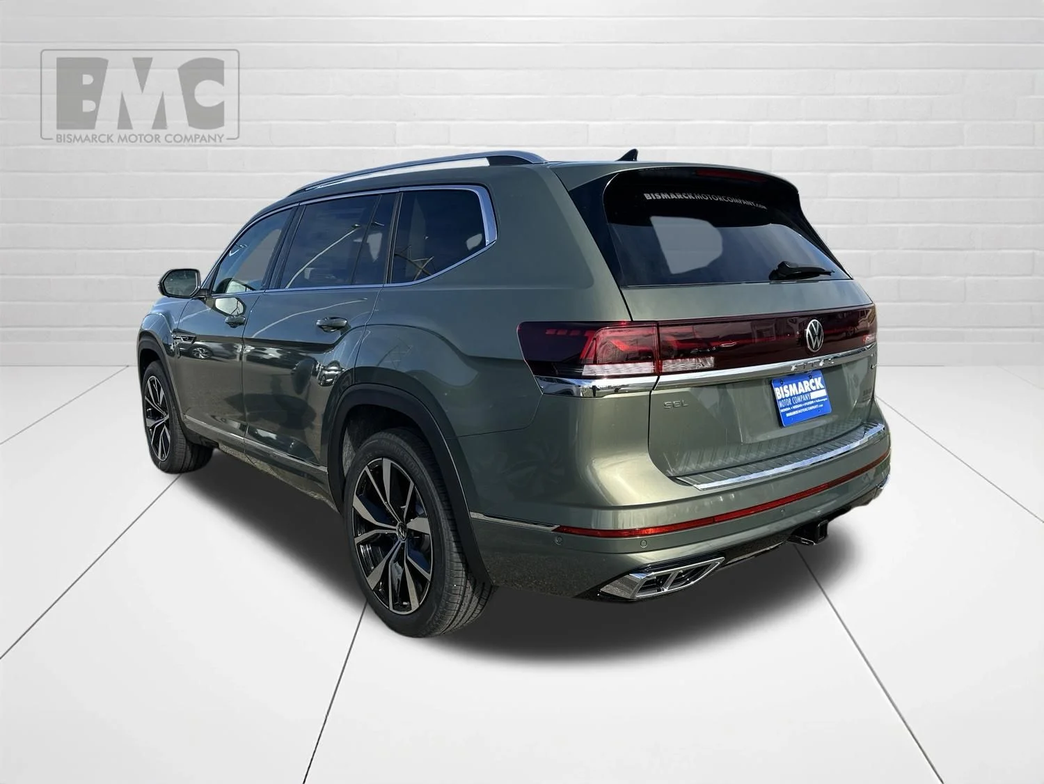 New 2026 Green Volkswagen 2.0T SEL Premium R-Line image 4