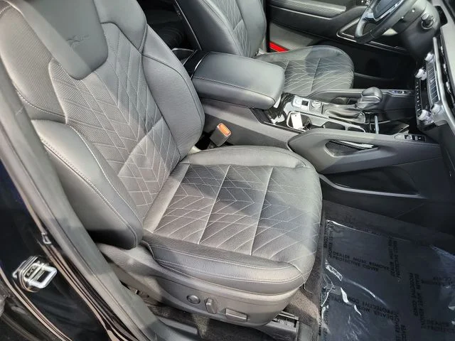 Used 2023 Black Kia EX X-Line image 29
