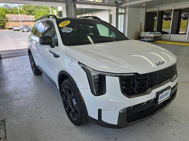 Used 2025 White Kia X-Line SX Prestige image 7