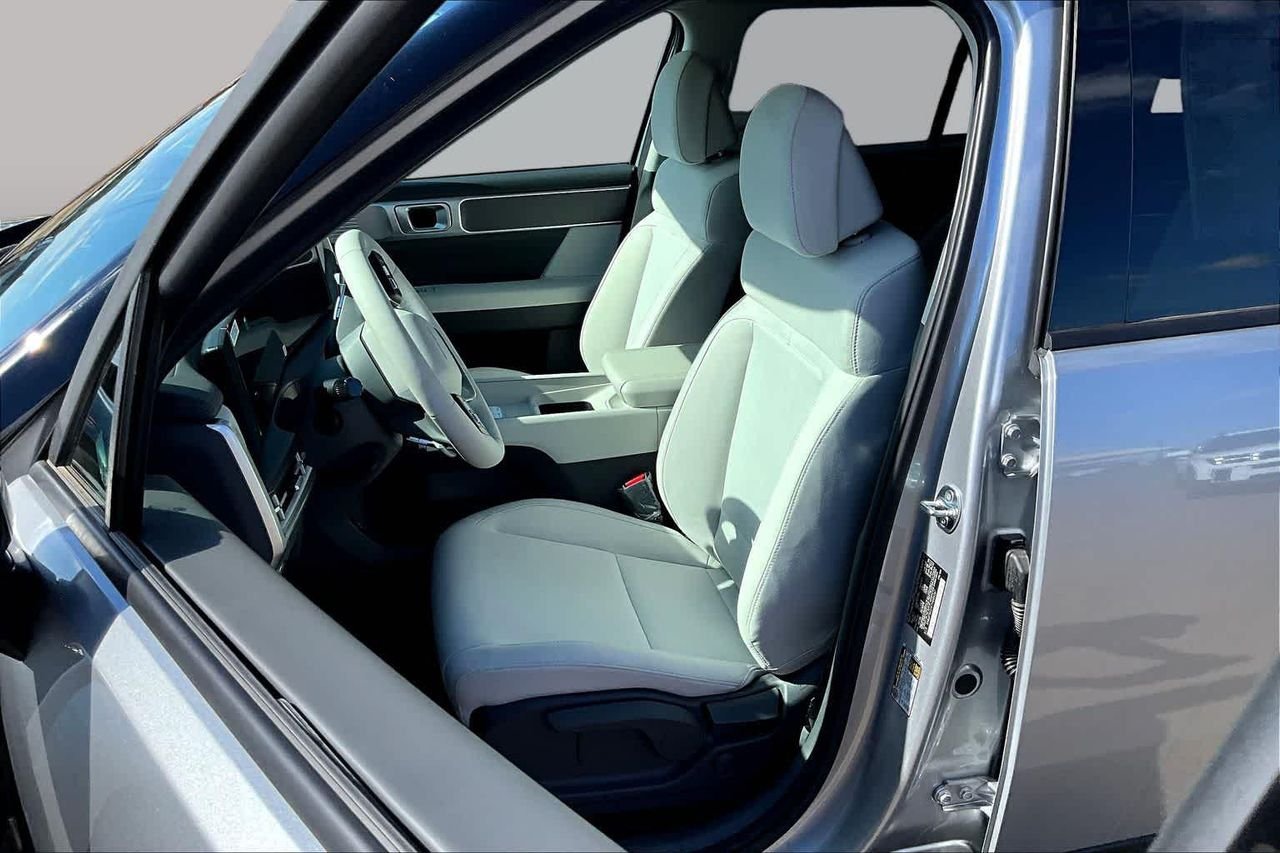 2026 Hyundai Santa Fe SE - Photo 9