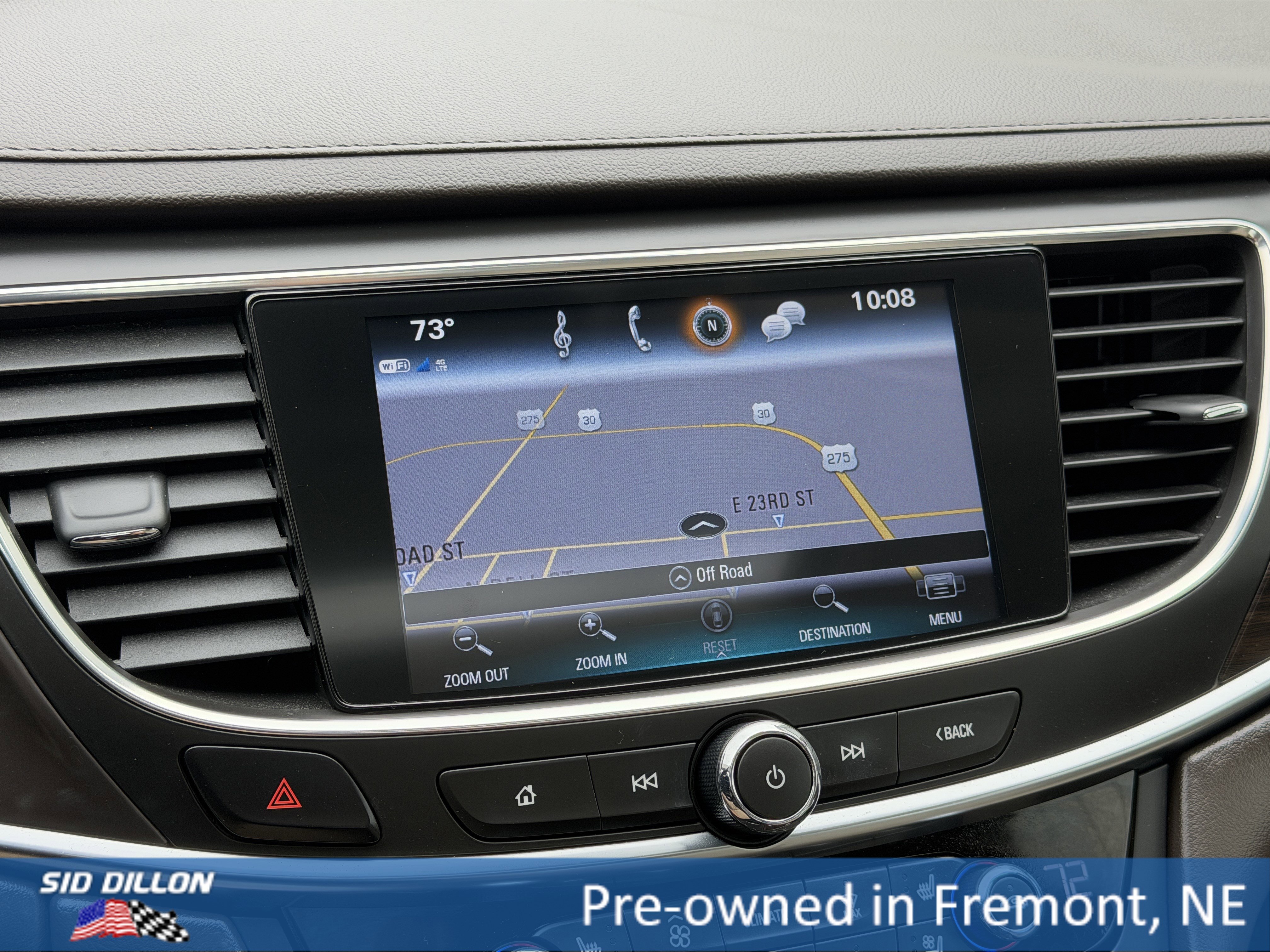Used 2017 White Frost Tricoat Buick Premium image 10