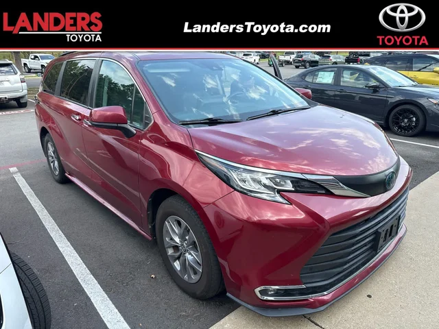 2023 Toyota Sienna XLE